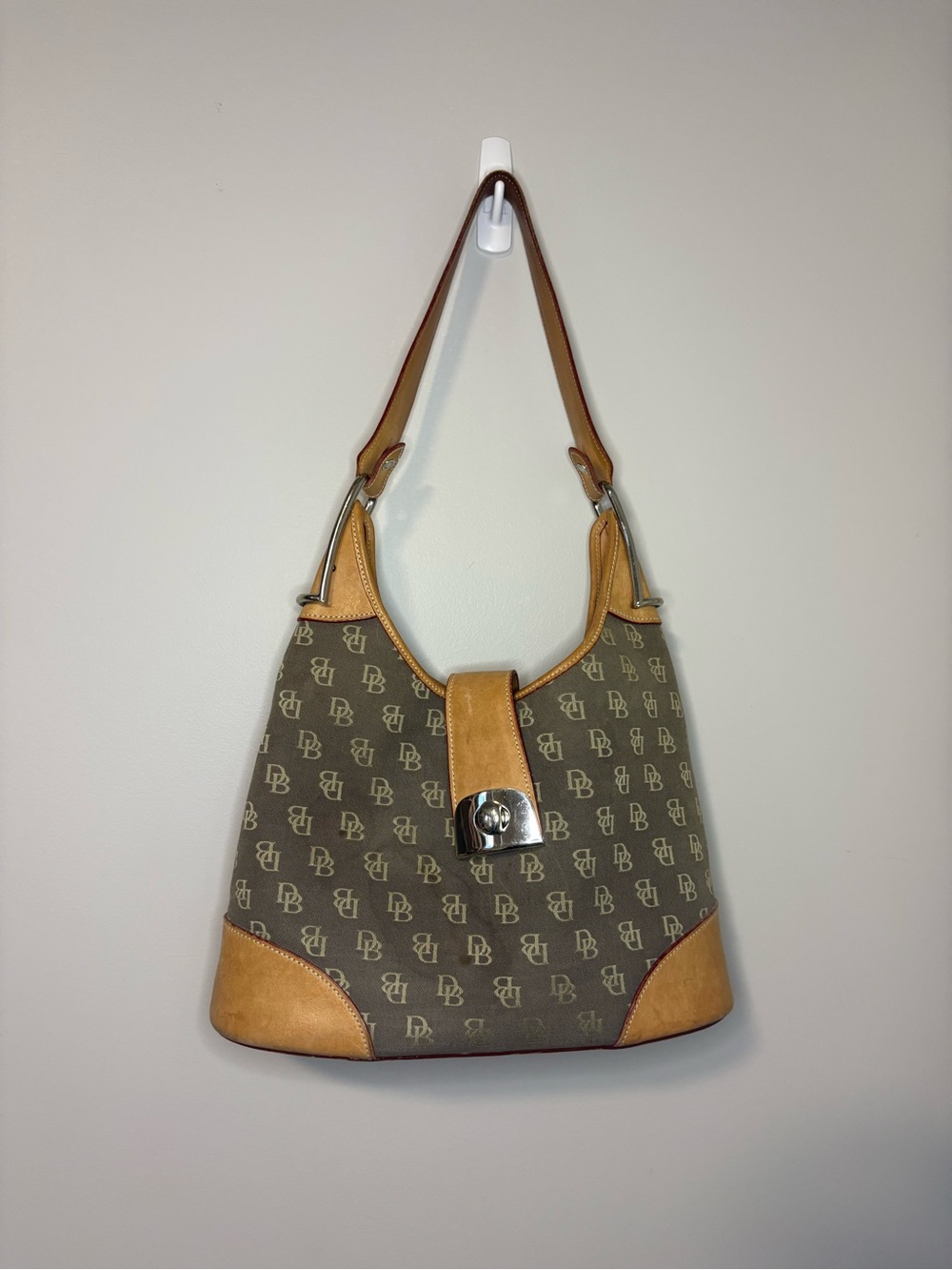 Y2K Dooney & Bourke Classic Signature Hobo Shoulder Bag. Jackie Closure - Picture 16 of 16